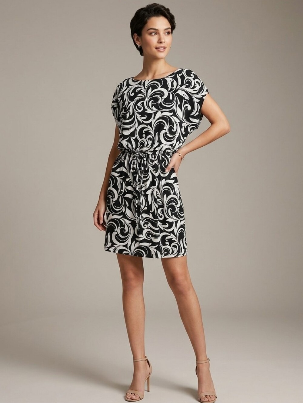 Women's Black & White Swirl Tie-Waist Summer Stretchy Dress Small